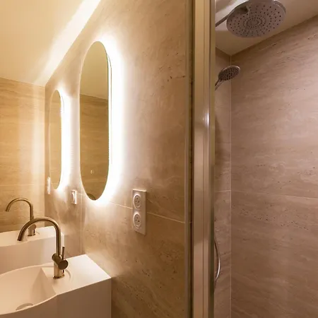 Duplex D'architecte 2 Balcon Face Thermes 바네르드비고르