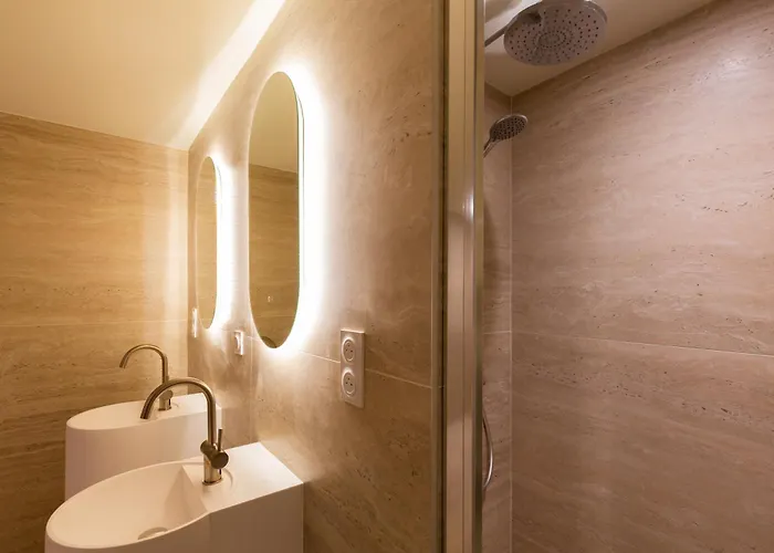 Duplex D'architecte 2 Balcon Face Thermes バニエール・ド・ビゴール